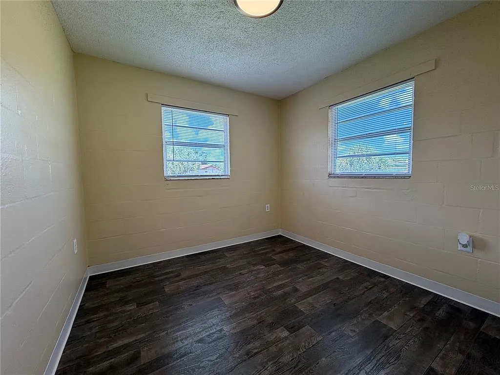 2 bed, 1.0 bath, 648 sqft, $1,200 — Photo 4
