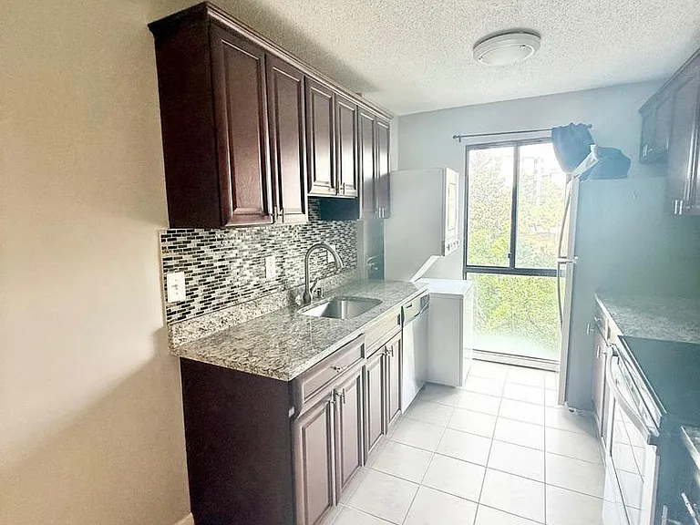 250 S Reynolds St #304 — Photo 8