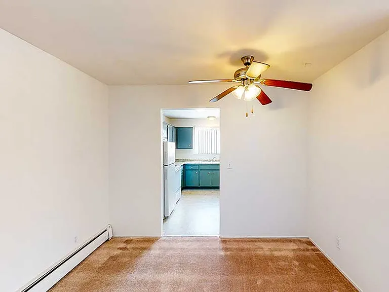 Denway Circle Apartments — Photo 23