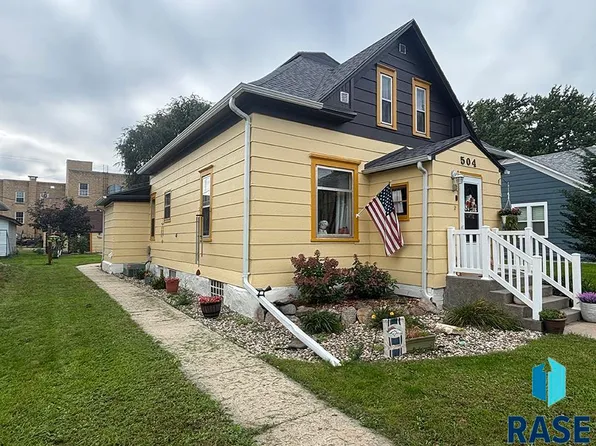 504 W Ash St, Parkston, SD 57366