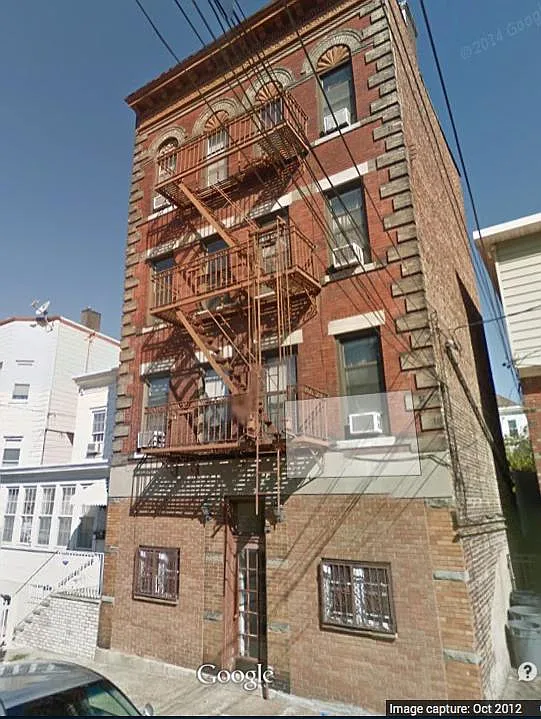 712 10th St #1F photo 1