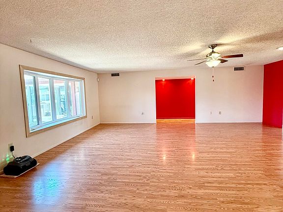 3rd image of 10401 W DESERT ROCK Drive
