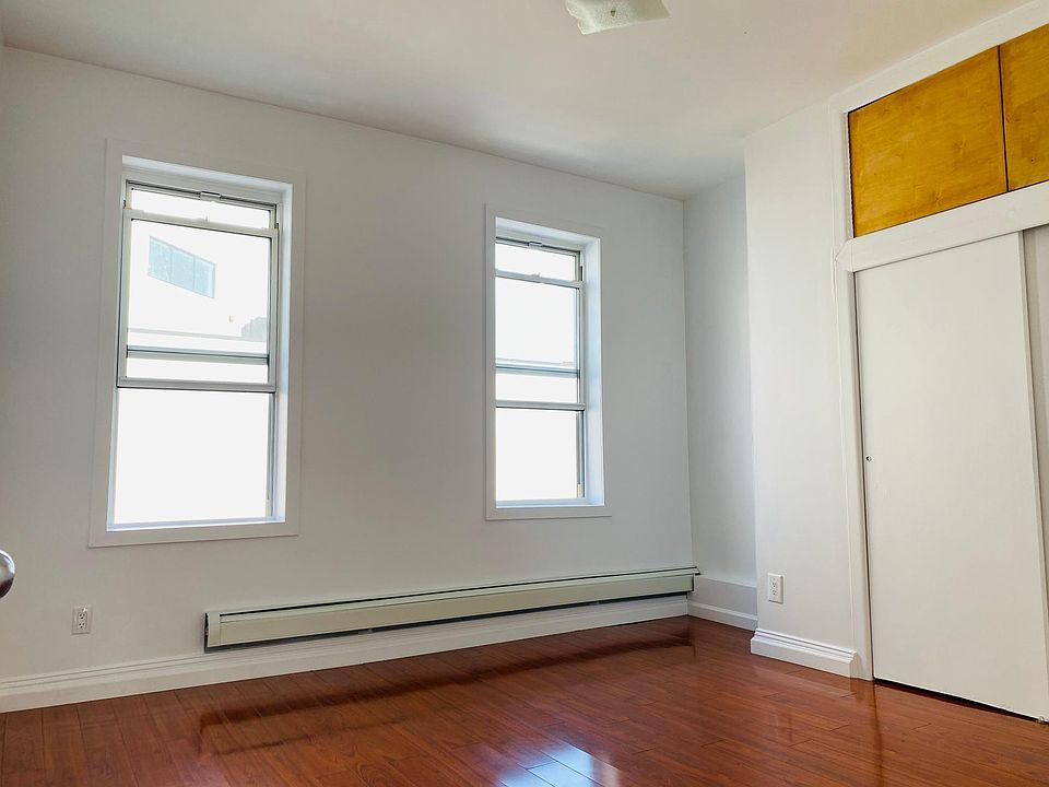 1st image of 1520 Hart Pl Floor 2