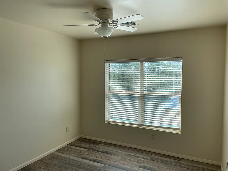 2545 E Spring St #3 — Photo 20