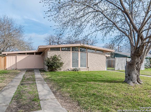 3rd image of 139 Dalehurst Dr