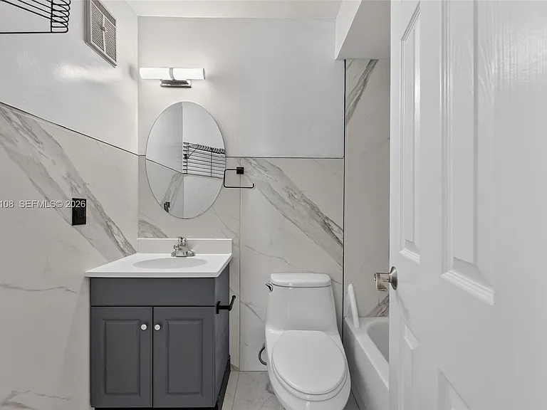 6800 SW 45th Ln #124 — Photo 17