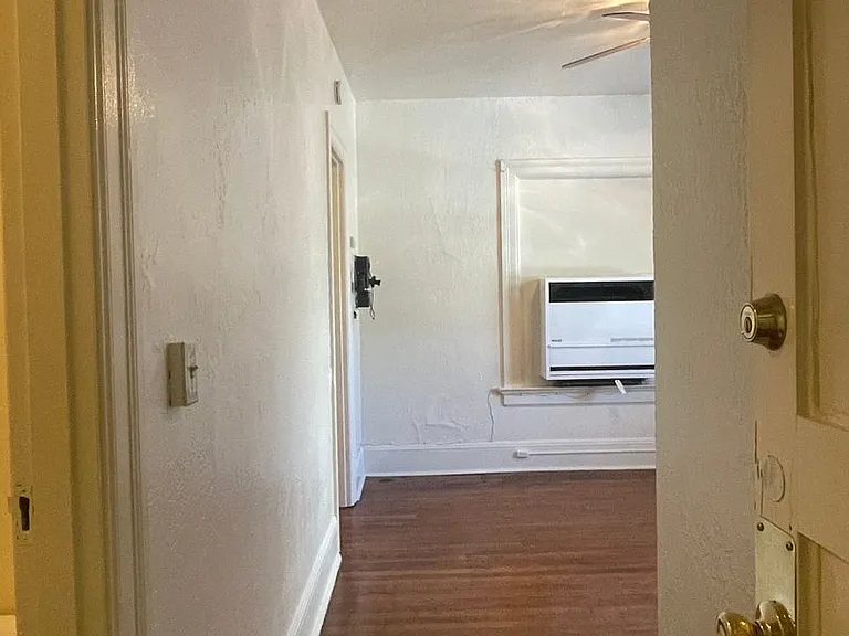 Converse Court Apartments — Photo 9