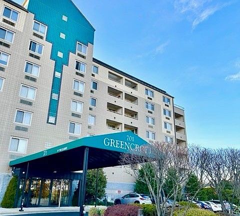 Greencroft One Luxury Condominium~701 Building