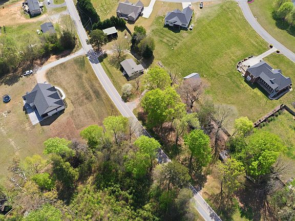 5th image of 1360 Old Mill Rd