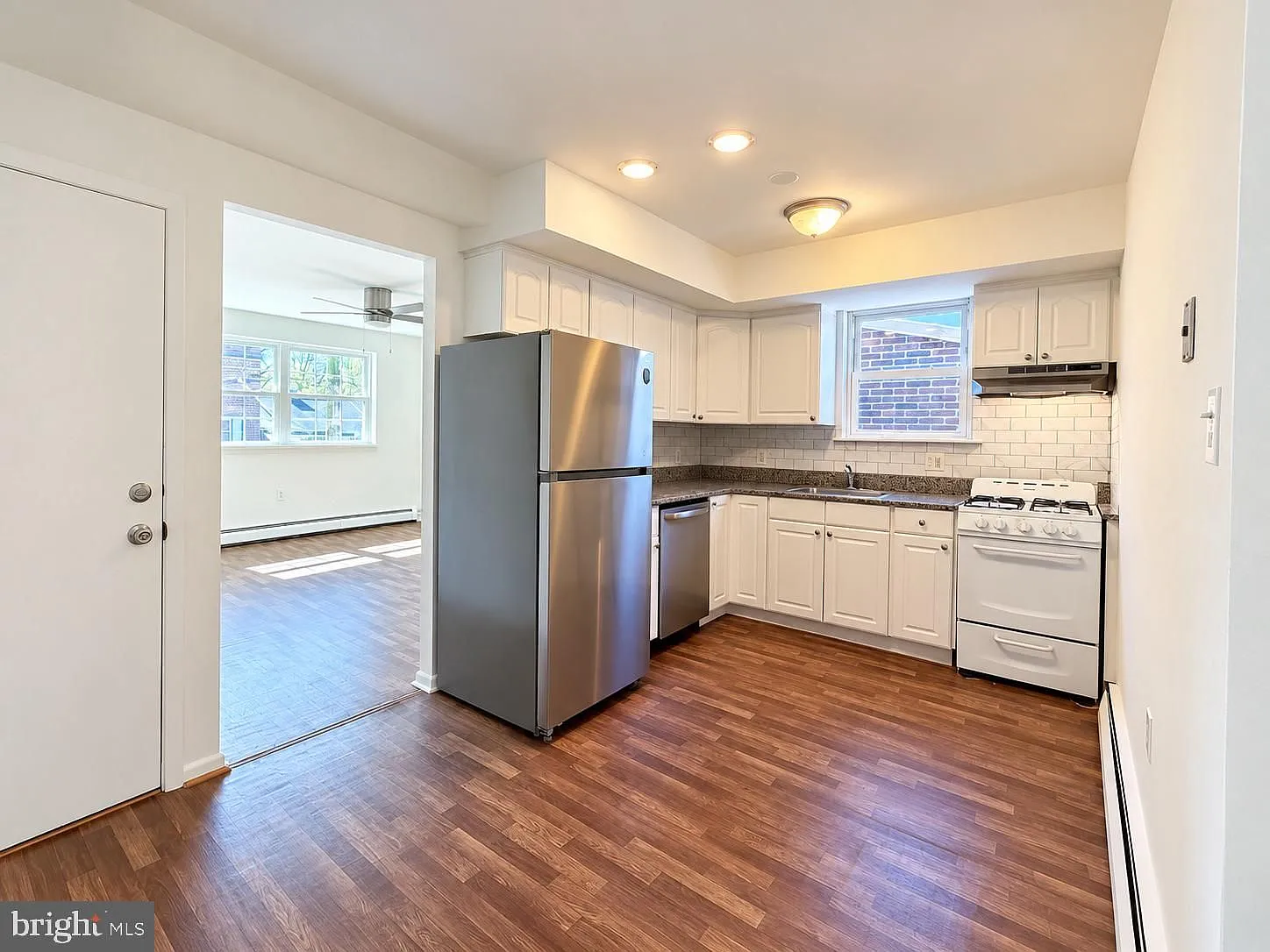 1 bed, 1.0 bath, 625 sqft, $1,450 — Photo 1