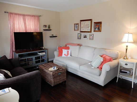 5th image of 3557 King Arthur Dr