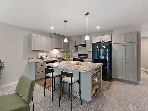 3rd image of 462 Glenhaven Way #755-202