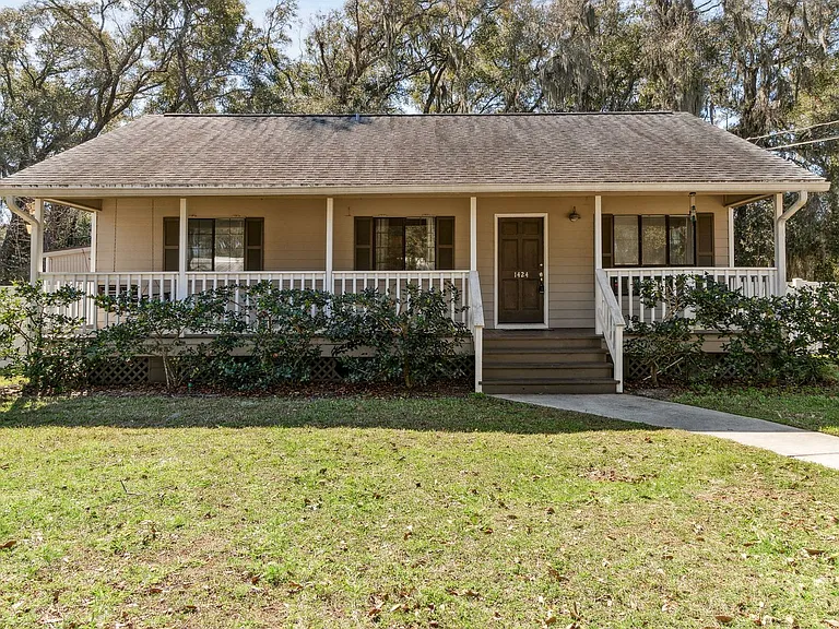 1424 Lewis St — Photo 1