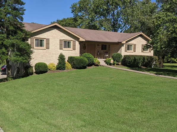 512 W Angela Cir, Goodlettsville, TN 37072