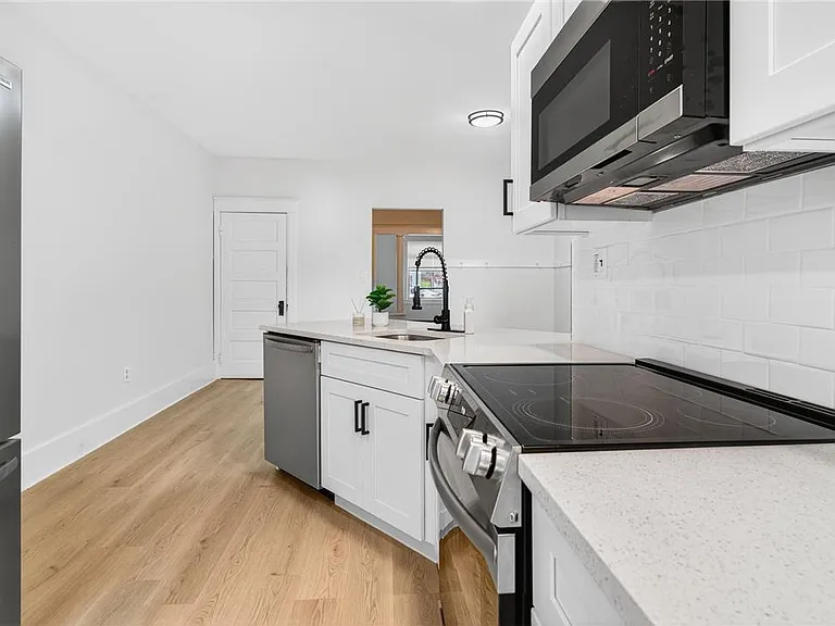 23 W Center St — Photo 15