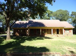 84 Willow Ave, Warner Robins, GA 31093