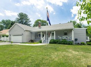 8 Merrifield Pl, Delmar, NY 12054