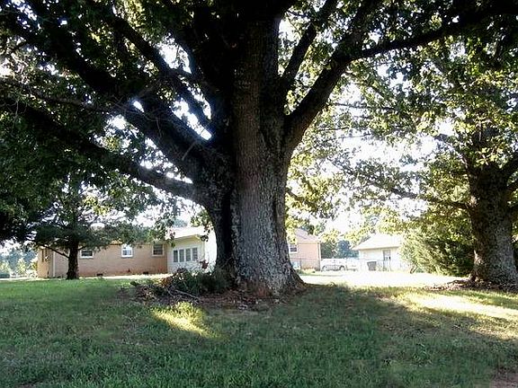 4th image of 139 Brady Dr
