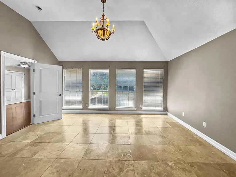 2132 Cliffside Dr — Photo 23