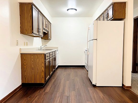 3rd image of 102-118 Augusta Ave #114
