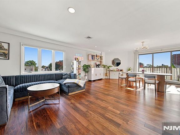 3rd image of 610 Anderson Avenue #3D