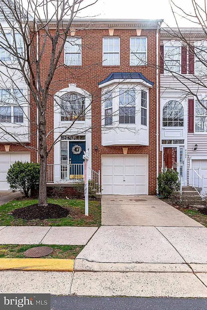 3 bed, 1816 sqft, $3,300 — Photo 1