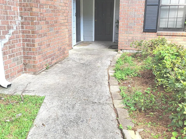 318 River Oak Dr — Photo 3