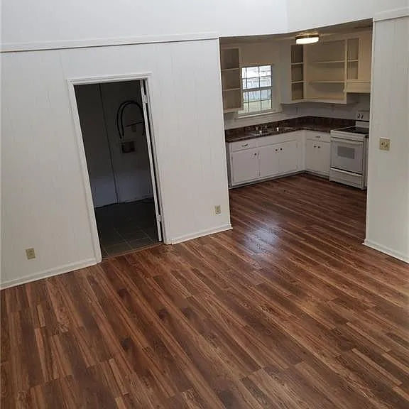 3357 Meadow Ln — Photo 2