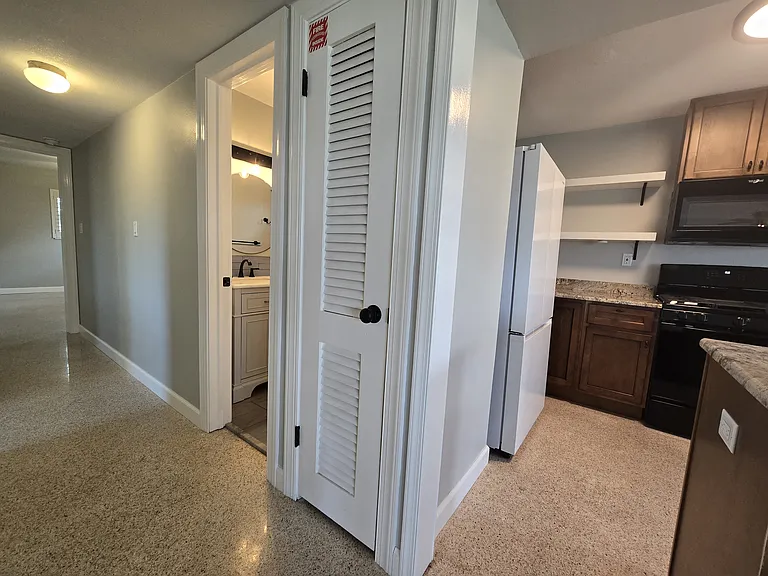 550 Capri Rd — Photo 15
