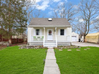 5 1st St, Farmingville, NY, 11738
