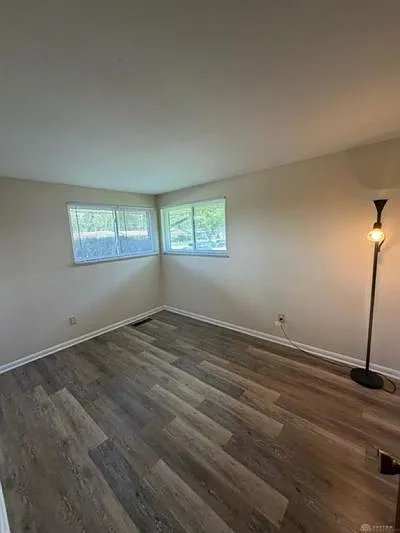 1389 Mapleridge Dr — Photo 8
