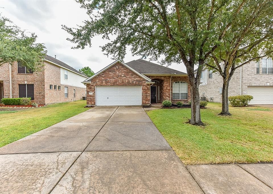1st image of 3325 Lakeway Ln