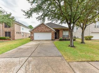 3325 Lakeway Ln, Pearland, TX 77584
