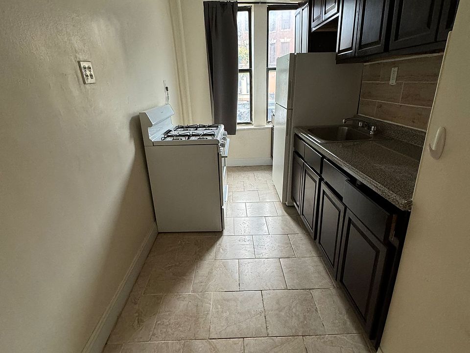 2nd image of 1776 Bedford Ave #1