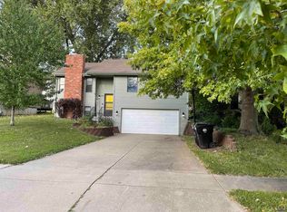 3639 SW Eveningside Dr, Topeka, KS 66614