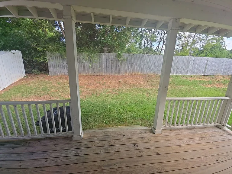 409 Juniper Dr — Photo 17