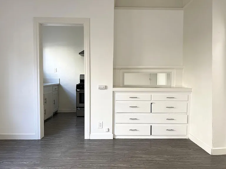 444 Chestnut Ave #17 — Photo 6