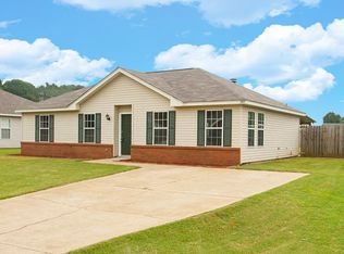 365 Foxdale Rd, Millbrook, AL 36054