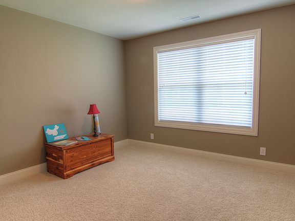 4th image of 1113 Sweetspire Dr