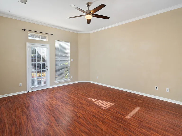 2700 Trophy Dr — Photo 6