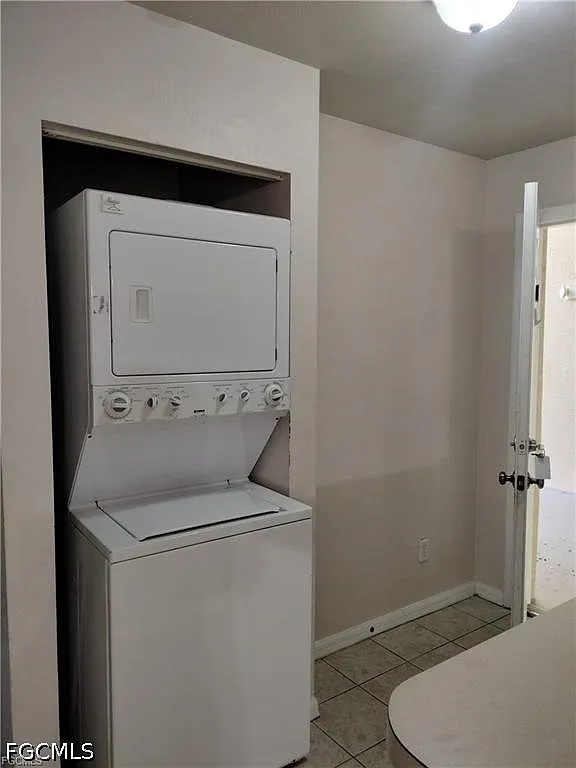 3 bed, 2.0 bath, 1045 sqft, $1,395 — Photo 3