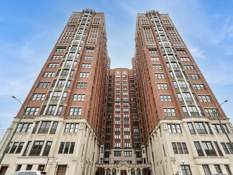 5840 S Stony Island Ave #3F — Photo 1