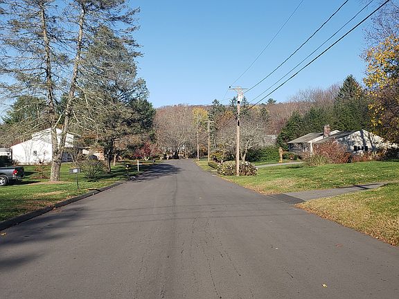 4th image of 51 Carter Dr
