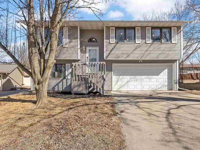 1174 Briar Dr, Iowa City, IA, 52240