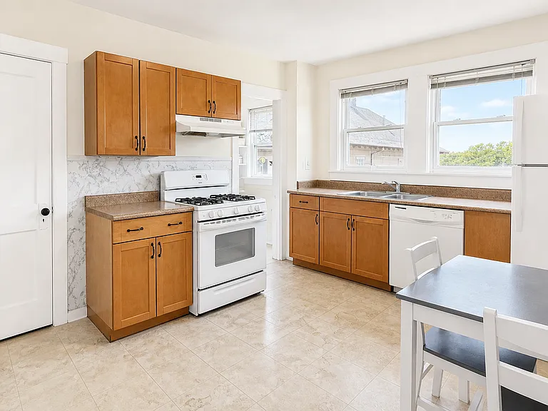 8 Mapleton St #2A — Photo 6