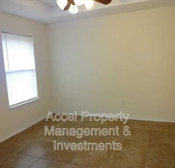 1906 Butkus Dr — Photo 6