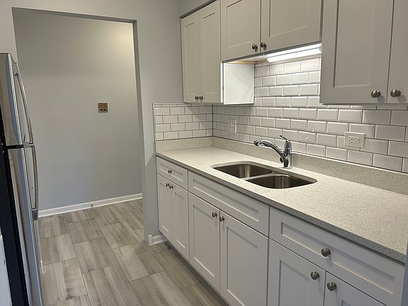 5th image of 3241 S 50th Ct APT 103