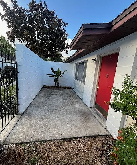 3603 SW 31st Dr #2 — Photo 4
