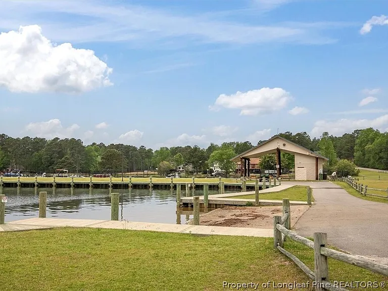 275 Maplewood Dr — Photo 25