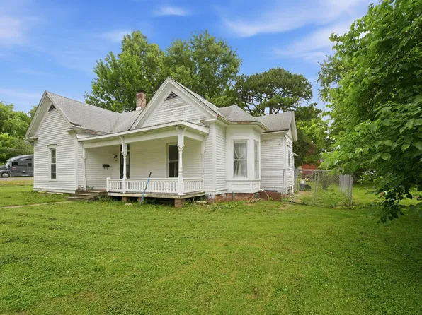 902 N Jefferson St, Mexico, MO 65265